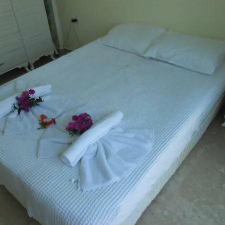 Sunset 1 Beds Apts 公寓 *